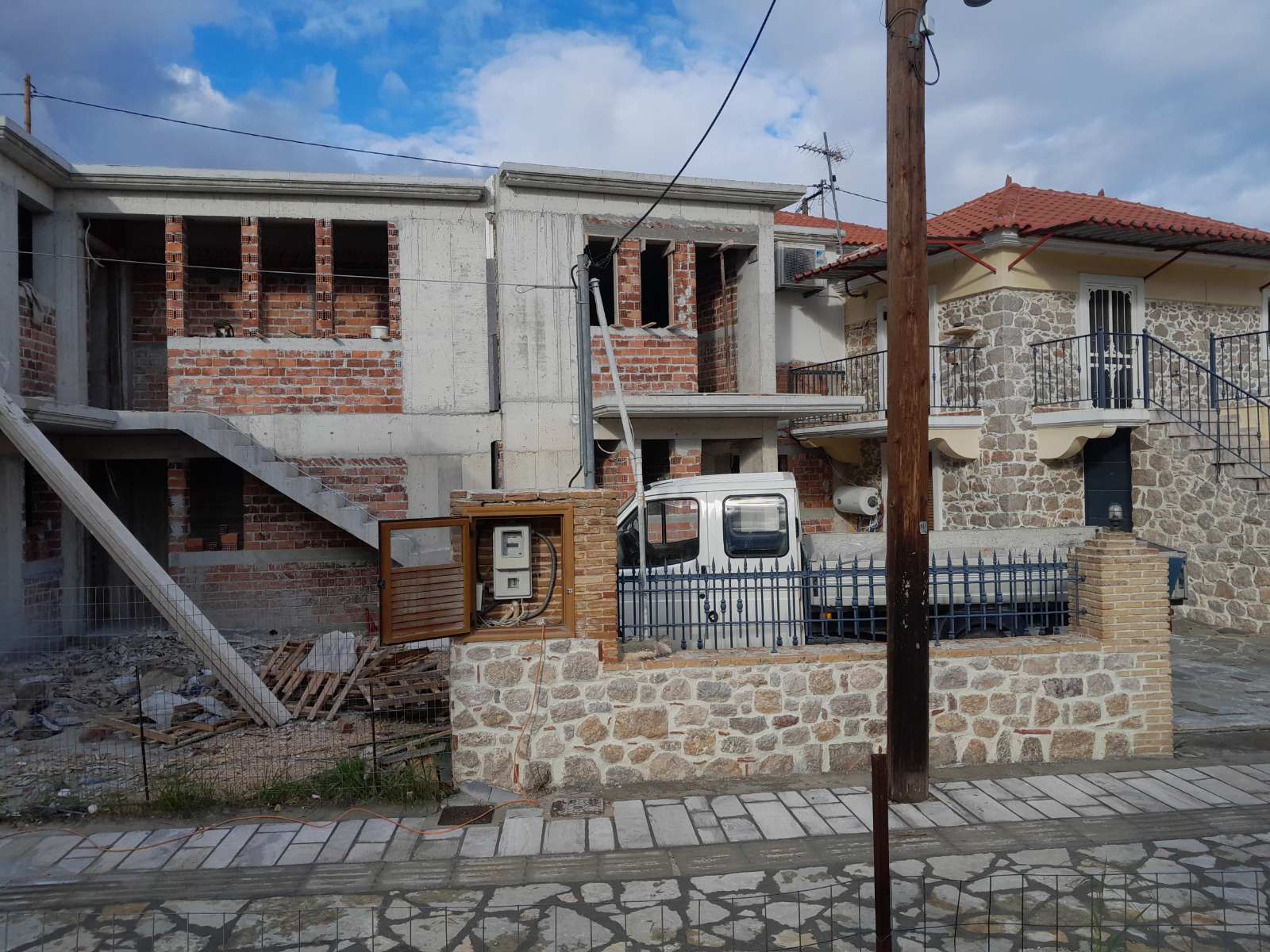 Προσθήκη Κατοικίας & Συνένωση Μικρών Οικοπέδων